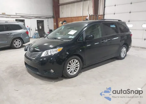 2015 Toyota Sienna Xle Premium 8 Passenger z USA, uszkodzony, nr VIN 5TDYK3DC8FS632978
